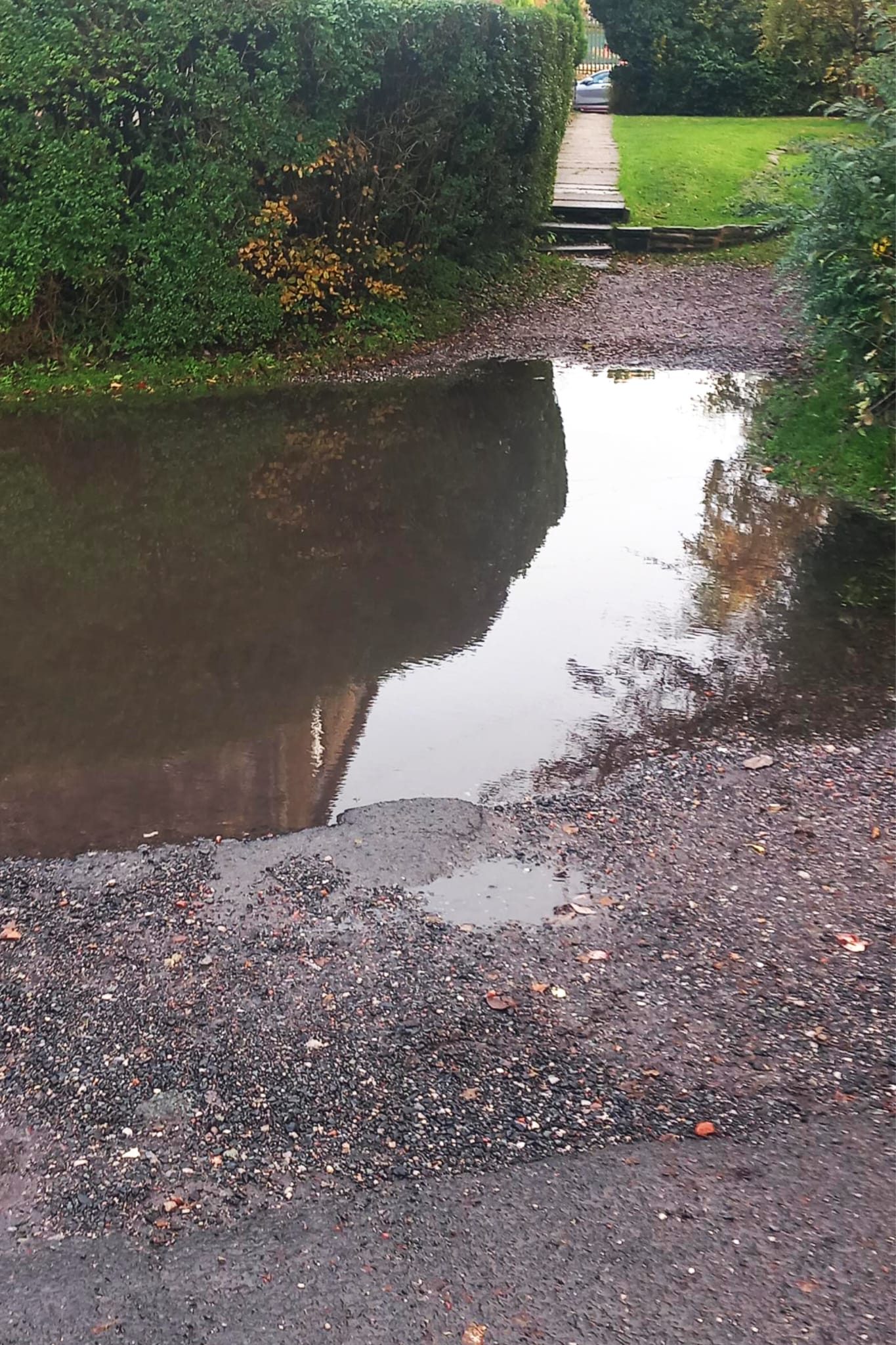 Local Councillors Challenge Government Minister Over Flooding In Springhead
