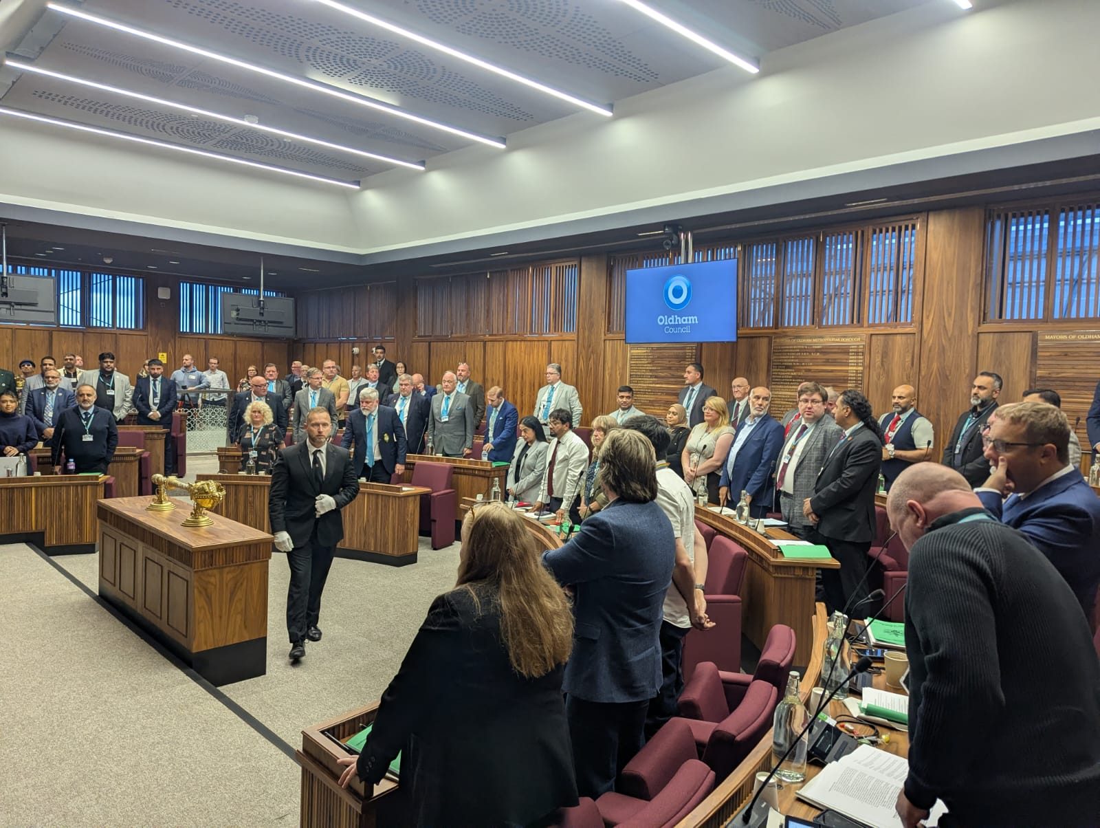 Oldham Council Attempts to Resolve Leadership Impasse